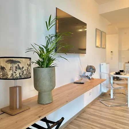 Picassos Escape Mit Kueche Und Kostenlosem Parkplatz In Mitte! Appartement *