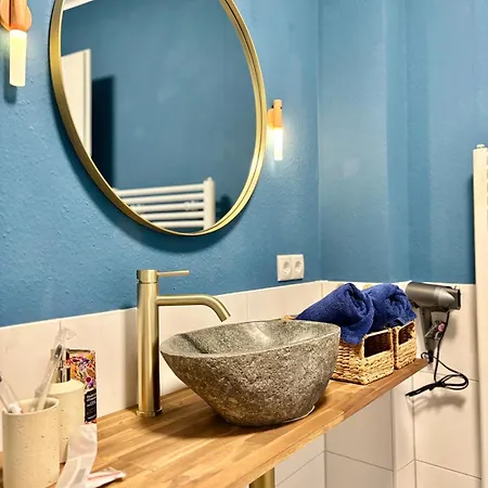 Picassos Escape Mit Kueche Und Kostenlosem Parkplatz In Mitte! Apartamento