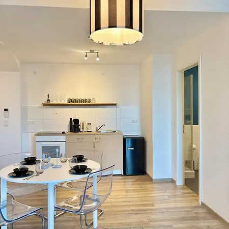 Picassos Escape Mit Kueche Und Kostenlosem Parkplatz In Mitte! Appartement