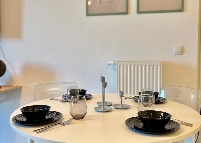 Apartamento Picassos Escape Mit Kueche Und Kostenlosem Parkplatz In Mitte! *
